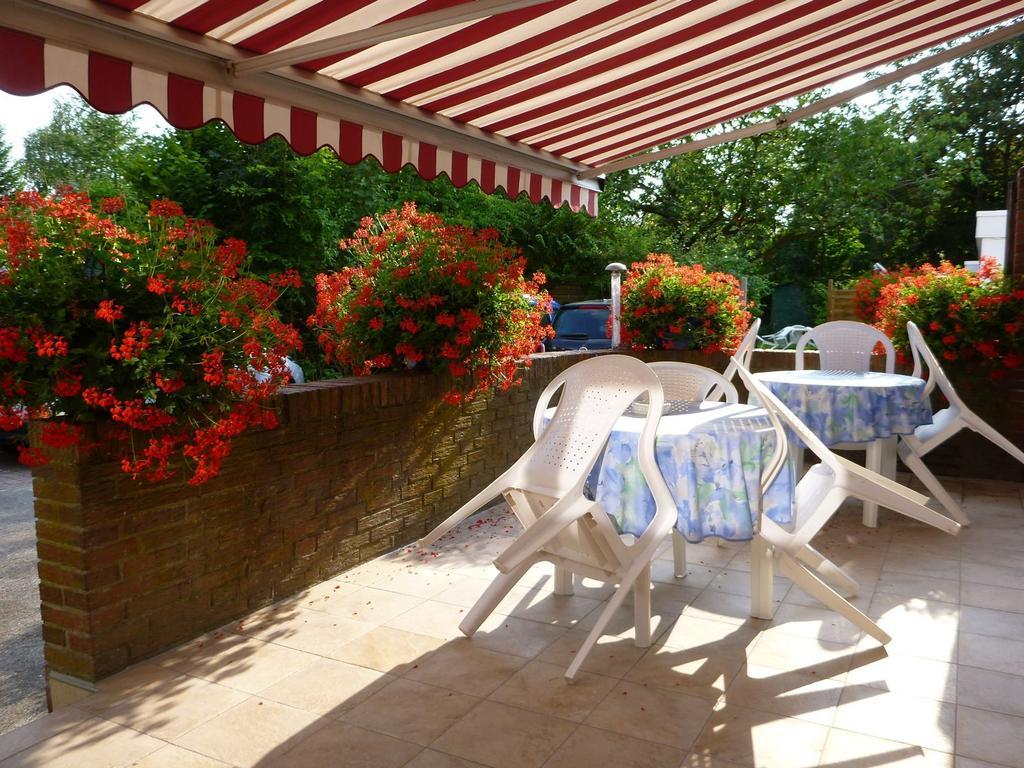 Hotel-Pension Stoeber Йевер Экстерьер фото