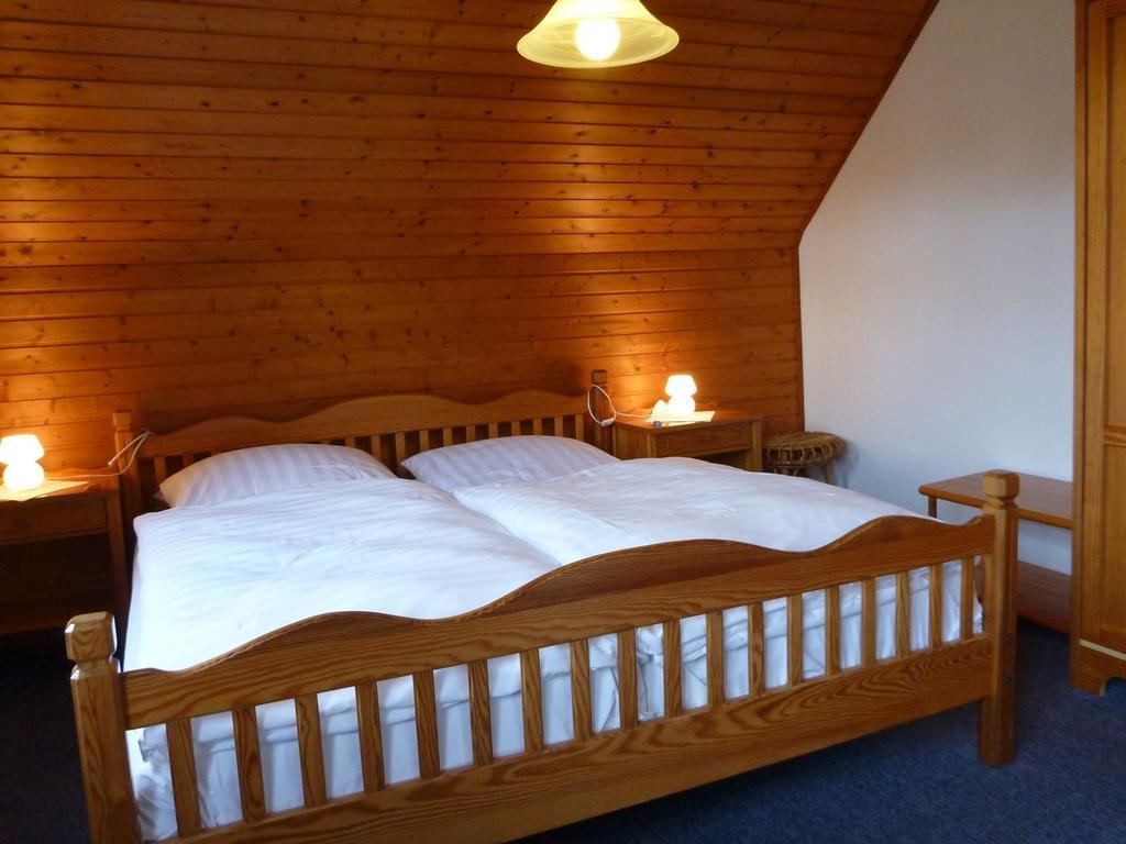 Hotel-Pension Stoeber Йевер Номер фото