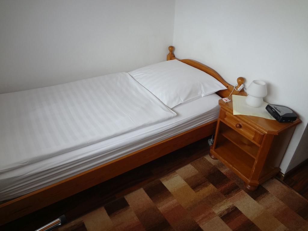 Hotel-Pension Stoeber Йевер Экстерьер фото